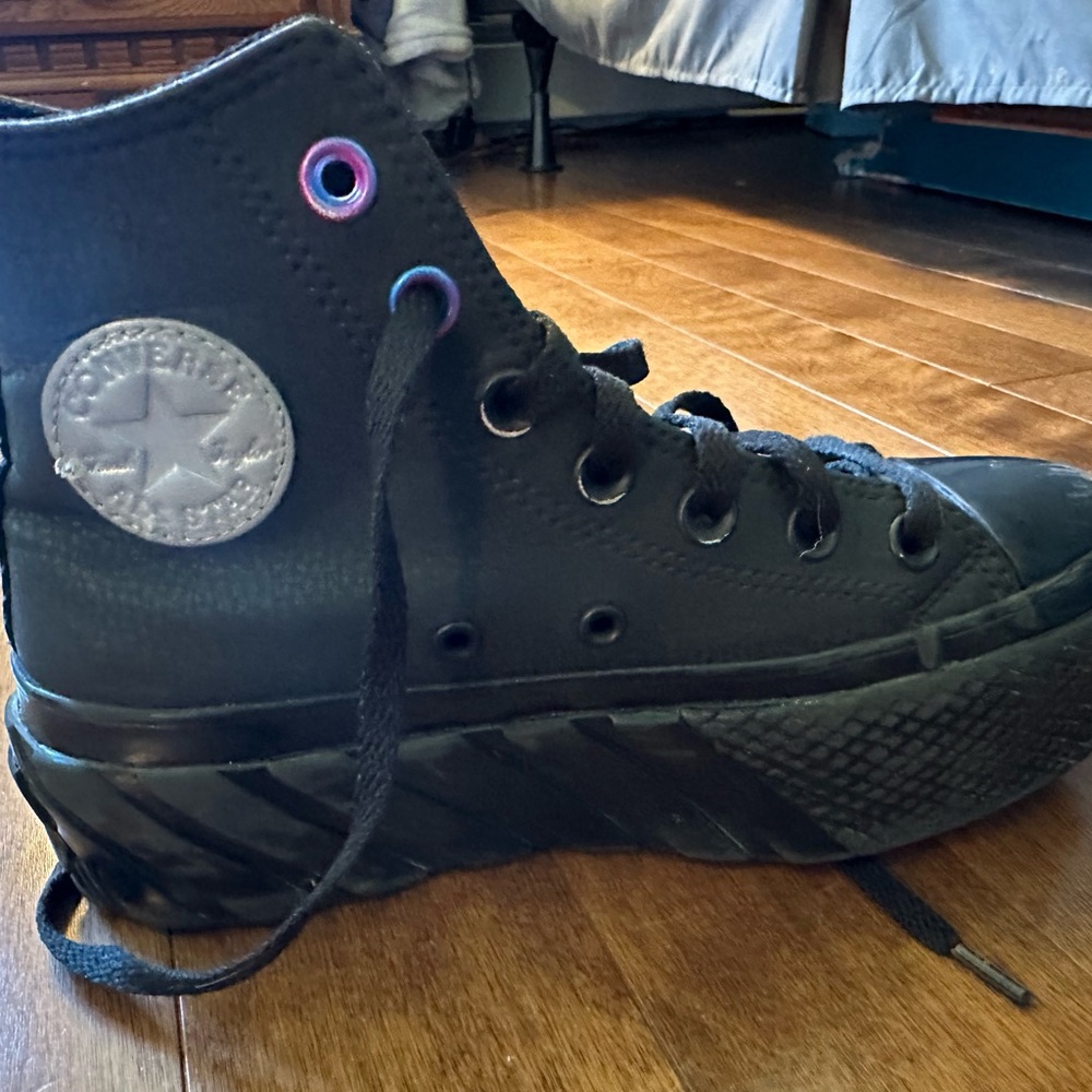 Hi-Top Leather Platform Converse. Size 5